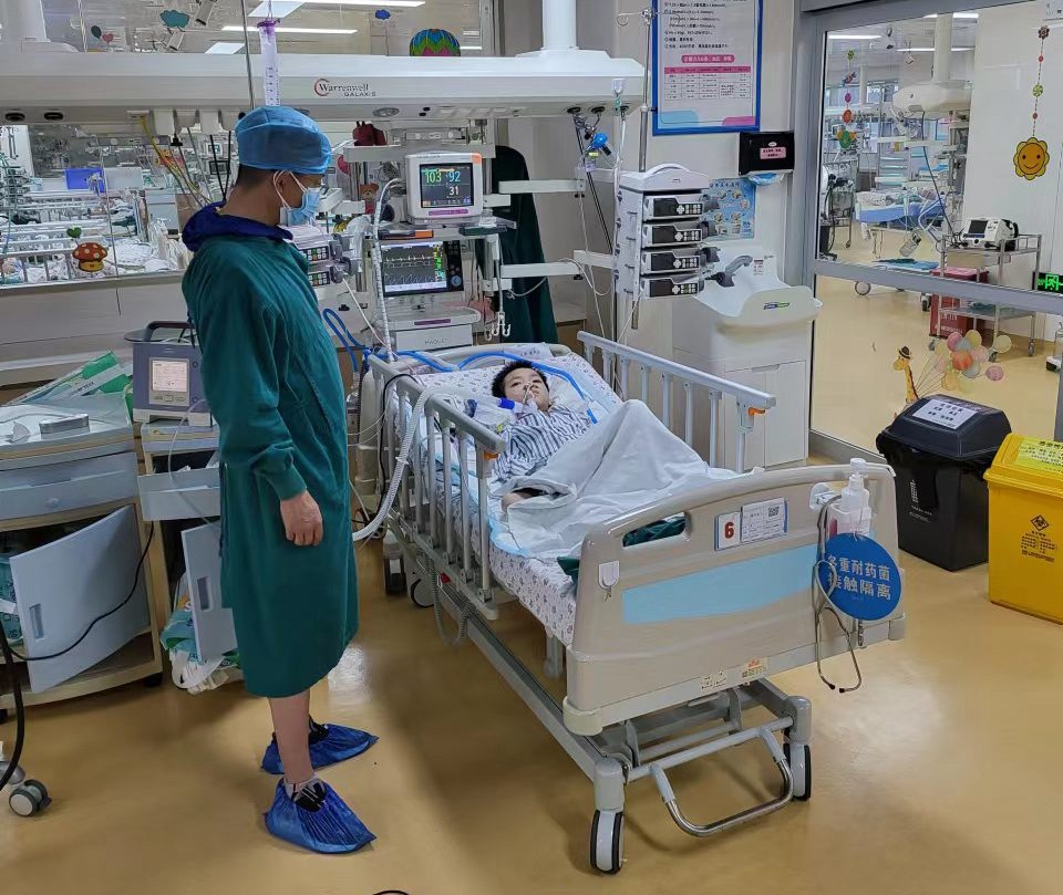 冷水江市跨省救护车出租公司